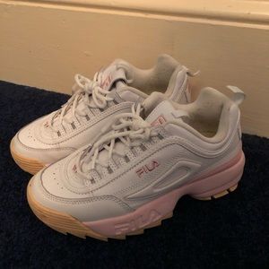 Fila Pink and White women’s Trainers/Sneakers